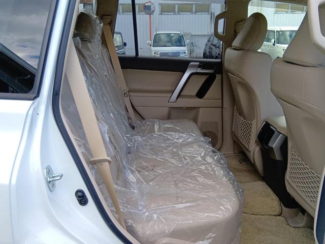 ランドクルーザープラド ＴＸ　Ｌパッケージ　マットブラックエディション　サンルーフ　ルーフレール　ドライブレコーダー　全周囲カメラ　クリアランスソナー　オートクルーズコントロール　レーンアシスト　衝突被害軽減システム　　ナビ　オートマチックハイビーム　ＬＥＤヘッドランプ（43枚目）