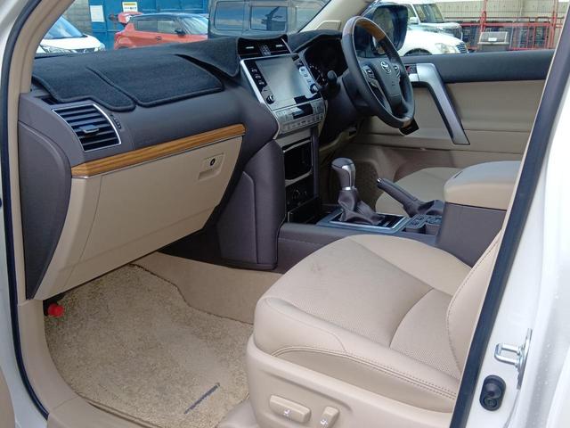 ランドクルーザープラド ＴＸ　Ｌパッケージ　マットブラックエディション　サンルーフ　ルーフレール　ドライブレコーダー　全周囲カメラ　クリアランスソナー　オートクルーズコントロール　レーンアシスト　衝突被害軽減システム　　ナビ　オートマチックハイビーム　ＬＥＤヘッドランプ（47枚目）