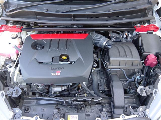 ＧＲヤリス ＲＺ　ハイパフォーマンス　４ＷＤ　ＥＴＣ　バックカメラ　ナビ　レーンアシスト　衝突被害軽減システム　アルミホイール　オートライト　ＬＥＤヘッドランプ　ヘッドライトウォッシャー　スマートキー　電動格納ミラー　ＭＴ（3枚目）