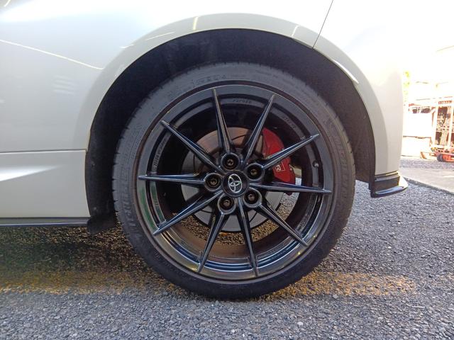 ＧＲヤリス ＲＺ　ハイパフォーマンス　４ＷＤ　ＥＴＣ　バックカメラ　ナビ　レーンアシスト　衝突被害軽減システム　アルミホイール　オートライト　ＬＥＤヘッドランプ　ヘッドライトウォッシャー　スマートキー　電動格納ミラー　ＭＴ（25枚目）