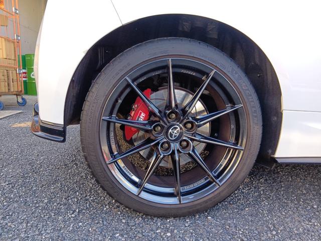 ＧＲヤリス ＲＺ　ハイパフォーマンス　４ＷＤ　ＥＴＣ　バックカメラ　ナビ　レーンアシスト　衝突被害軽減システム　アルミホイール　オートライト　ＬＥＤヘッドランプ　ヘッドライトウォッシャー　スマートキー　電動格納ミラー　ＭＴ（26枚目）