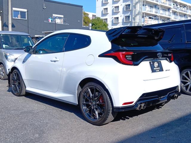 ＧＲヤリス ＲＺ　ハイパフォーマンス　４ＷＤ　ＥＴＣ　バックカメラ　ナビ　レーンアシスト　衝突被害軽減システム　アルミホイール　オートライト　ＬＥＤヘッドランプ　ヘッドライトウォッシャー　スマートキー　電動格納ミラー　ＭＴ（34枚目）