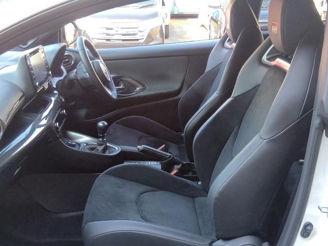 ＧＲヤリス ＲＺ　ハイパフォーマンス　６速ＭＴ　プレミアムスポーツシート　ＡＷＤモードセレクト　ＪＢＬプレミアムサウンドシステム　ＥＴＣ　バックカメラ　ナビ　純正１８インチアルミホイール　レッドキャリパー（49枚目）