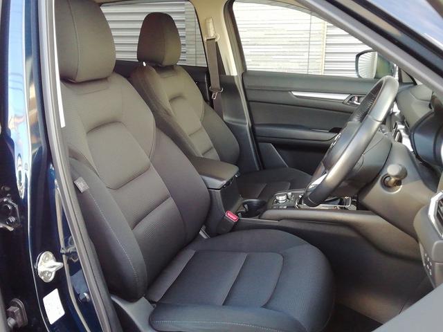 ＣＸ－５ ＸＤ　スマートエディション　禁煙車！！４ＷＤ！！純正ナビ！！ＤＶＤ再生！！フルセグＴＶ！！全方位周囲カメラ！！ＥＴＣ！！運転席＆助手席シートヒーター！！ＬＥＤヘッドライト！！スペアキー！！（3枚目）