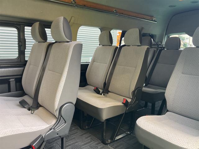 ハイエースコミューター スーパーロングＧＬターボ　１４人乗り　ナビＴＶ　Ｂモニター　ＥＴＣ　片側パワースライドドア　ディーゼル車　エアコン　パワステ　パワーウィンドウ　ＡＢＳ　Ｗエアバック（17枚目）