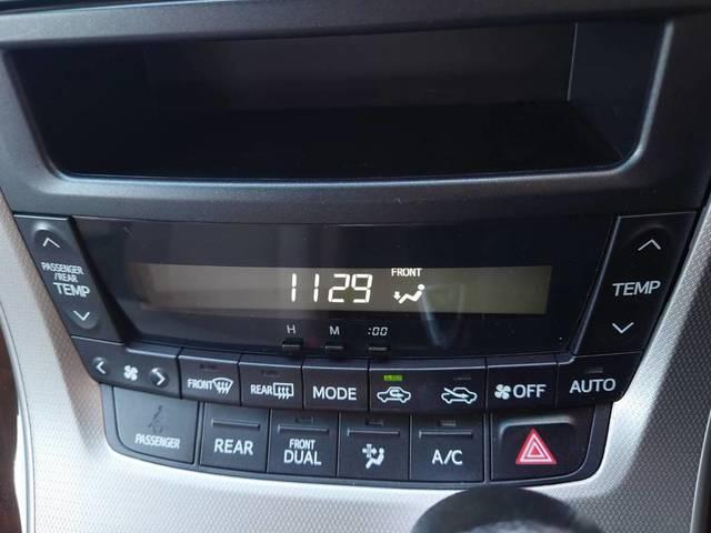 オートエアコンで車内快適温度に保ってくれます♪