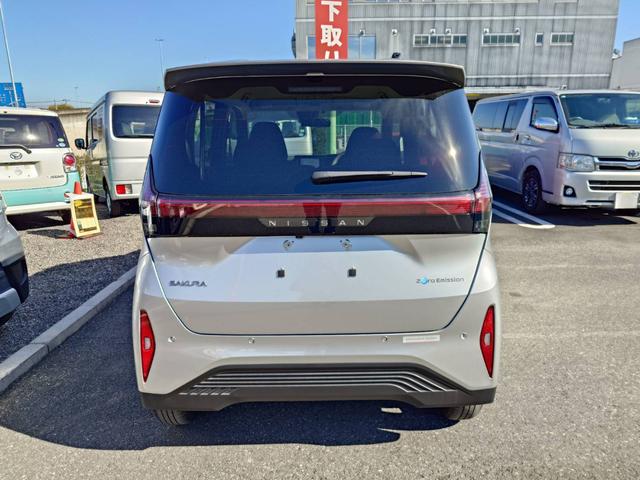 サクラ Ｘ　ナビ　Ｂｌｕｅｔｏｏｔｈ　アラウンドビューモニター　ＬＥＤヘッドライト　オートライト　ｅペダル　ＥＴＣ　レーンアシスト　エマージェンシーブレーキ　電動パーキング　プッシュスタート（4枚目）