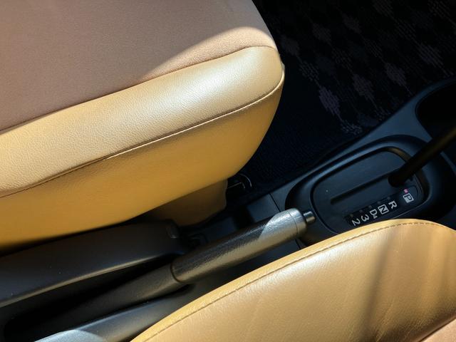 ミラジーノ プレミアムＸ　ＭＯＭＯコンビハンドル　１４インチアルミホイール　フォグランプ　ウッド調パネル＆シフトノブ　ハーフレザー　ＥＴＣ　オートエアコン　ＣＤ（50枚目）