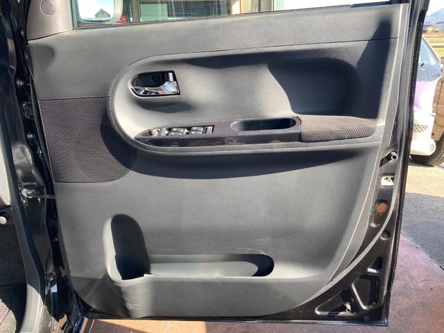 タント カスタムＲＳ　トップエディションＶＳ　ＳＡＩＩＩ　両側パワースライドドア　アラウンドビューモニター　ナビ　Ｂｌｕｅｔｏｏｔｈ　ＥＴＣ　ターボ　ドライブレコーダー　シートヒーター　スマートアシスト　アイドリングストップ　プッシュスタート　１５インチＡＷ（19枚目）