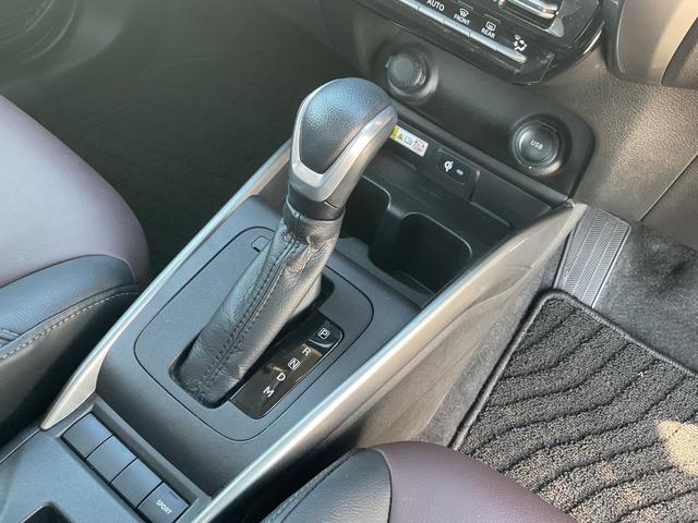 フロンクス ベースグレード　９インチスマホ連携ナビ　全方位モニター　フルセグＴＶ　ＨＤＭＩ入力　ワイヤレス充電器　ヘッドアップディスプレイ　シートヒーター　電動パーキングブレーキ　スズキセーフティ（11枚目）