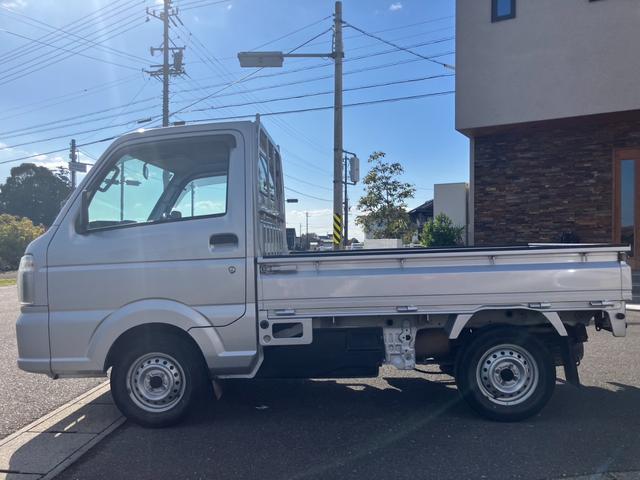キャリイトラック KCエアコン・パワステ 4WD 5速マニュアル エアコン パワーステアリング 三方開 純正AM/FMラジオ ヘッドライトレベライザー 軽トラック(8枚目)