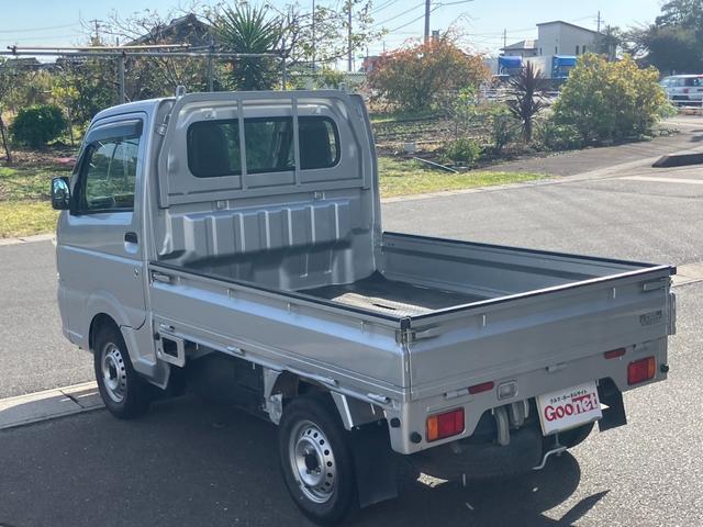 キャリイトラック KCエアコン・パワステ 4WD 5速マニュアル エアコン パワーステアリング 三方開 純正AM/FMラジオ ヘッドライトレベライザー 軽トラック(10枚目)