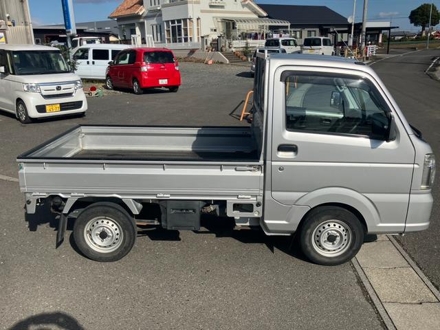 キャリイトラック KCエアコン・パワステ 4WD 5速マニュアル エアコン パワーステアリング 三方開 純正AM/FMラジオ ヘッドライトレベライザー 軽トラック(13枚目)