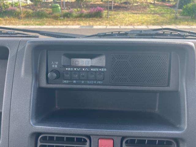 キャリイトラック KCエアコン・パワステ 4WD 5速マニュアル エアコン パワーステアリング 三方開 純正AM/FMラジオ ヘッドライトレベライザー 軽トラック(16枚目)