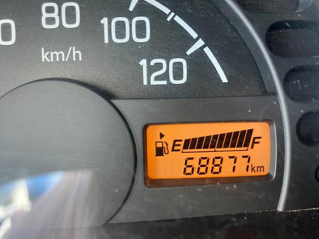 キャリイトラック KCエアコン・パワステ 4WD 5速マニュアル エアコン パワーステアリング 三方開 純正AM/FMラジオ ヘッドライトレベライザー 軽トラック(21枚目)