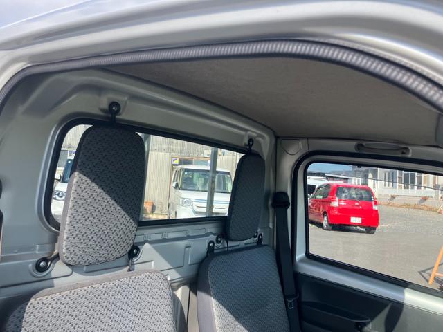 キャリイトラック KCエアコン・パワステ 4WD 5速マニュアル エアコン パワーステアリング 三方開 純正AM/FMラジオ ヘッドライトレベライザー 軽トラック(28枚目)