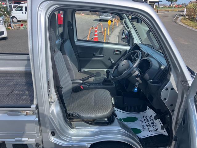 キャリイトラック KCエアコン・パワステ 4WD 5速マニュアル エアコン パワーステアリング 三方開 純正AM/FMラジオ ヘッドライトレベライザー 軽トラック(30枚目)