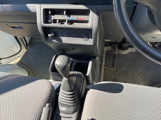 ハイゼットトラック エクストラ　ＭＴ　エアコン　パワーウィンドウ　運転席エアバッグ　ＣＤ　ミュージックプレイヤー接続可（4枚目）
