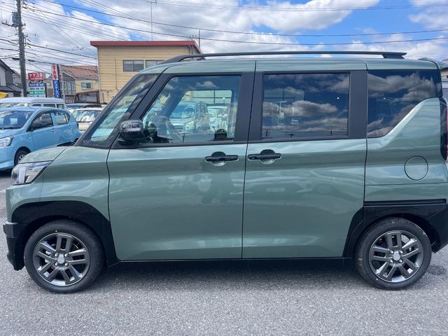 デリカミニ Ｇ　プレミアム　届出済未使用車　衝突軽減ブレーキ　禁煙車　前席シートヒーター　クルーズコントロール　アイドリングストップ　オートエアコン　ＬＥＤヘットライト　キーレスエントリー　マルチビュー　定期点検記録簿（8枚目）