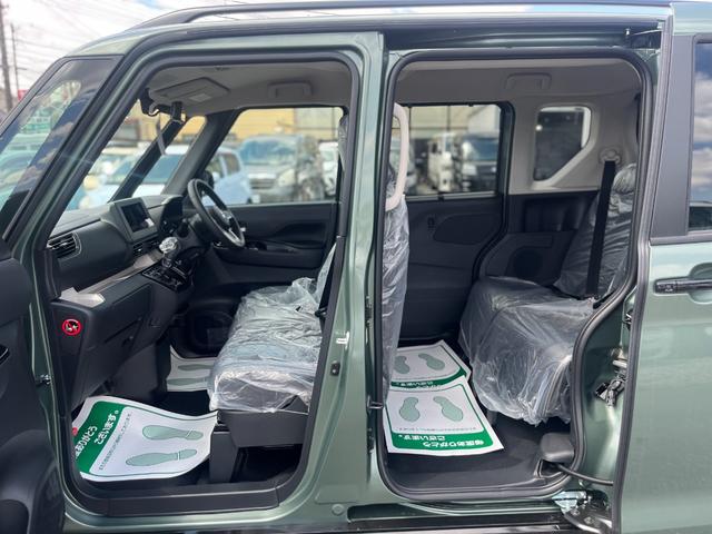 デリカミニ Ｇ　プレミアム　届出済未使用車　衝突軽減ブレーキ　禁煙車　前席シートヒーター　クルーズコントロール　アイドリングストップ　オートエアコン　ＬＥＤヘットライト　キーレスエントリー　マルチビュー　定期点検記録簿（9枚目）
