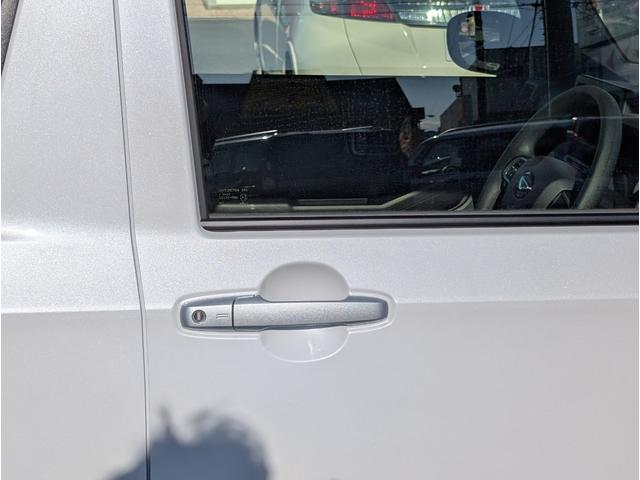 タフト Ｘ　サイドＳＲＳ　軽減ブレーキ　横滑り防止機能　キーフリー　車線逸脱　エコアイドリングストップ　スカイルーフ　スマートキ－　パワーウインドウ　エアバック　フルオートエアコン　ＬＥＤヘッドライト　ＡＢＳ付き（16枚目）