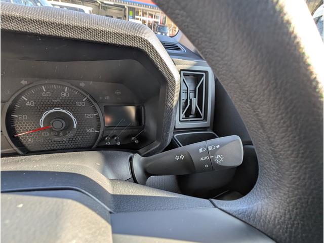 タフト Ｘ　サイドＳＲＳ　軽減ブレーキ　横滑り防止機能　キーフリー　車線逸脱　エコアイドリングストップ　スカイルーフ　スマートキ－　パワーウインドウ　エアバック　フルオートエアコン　ＬＥＤヘッドライト　ＡＢＳ付き（24枚目）