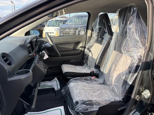 ミライース Ｌ　ＳＡＩＩＩ　届出済未使用車　禁煙車　衝突被害軽減ブレーキ　禁煙　全席パワーウインドウ　パワーハンドル　横滑り防止機能　キーレスキー　デュアルエアバック　運転席エアバッグ　ＡＢＳ　エアコン　整備記録簿（10枚目）