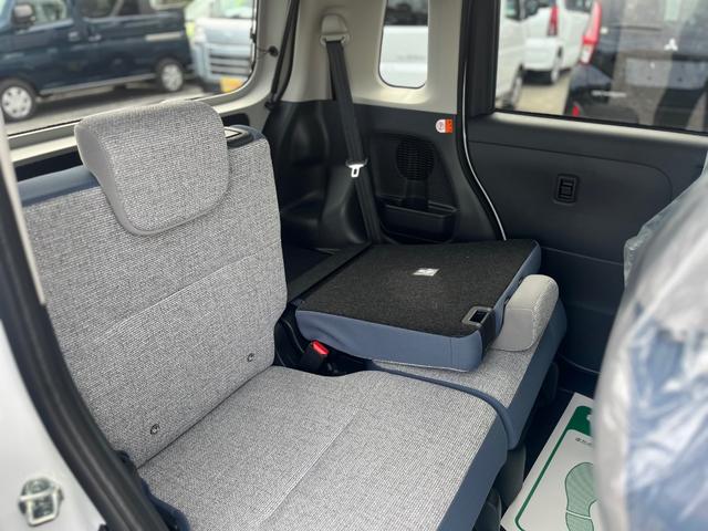 ムーヴキャンバス ストライプスＸ　届出済未使用車　禁煙車　衝突被害軽減ブレーキ　コーナーセンサ　衝突安全ボディ　ＥＳＣ　エアコン　盗難防止システム　ベンチシート　レーンアシスト　パワーステアリング　パワーウィンドウ　ＡＢＳ　エアバック（16枚目）