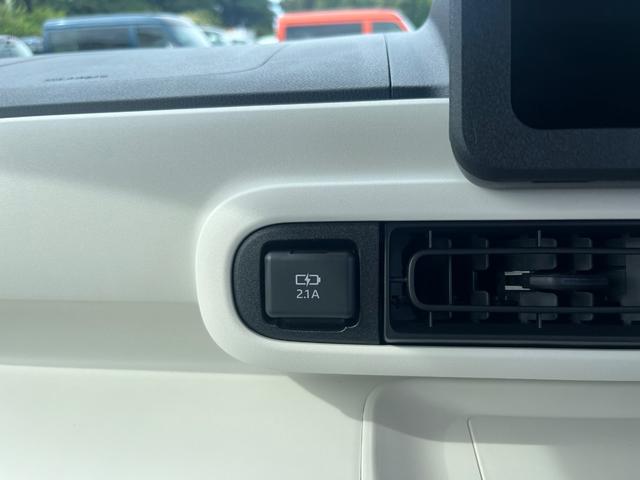 ムーヴキャンバス ストライプスＸ　届出済未使用車　禁煙車　衝突被害軽減ブレーキ　コーナーセンサ　衝突安全ボディ　ＥＳＣ　エアコン　盗難防止システム　ベンチシート　レーンアシスト　パワーステアリング　パワーウィンドウ　ＡＢＳ　エアバック（21枚目）