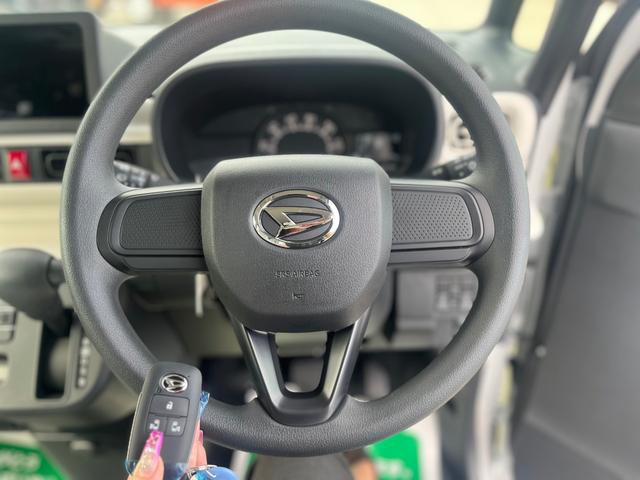 ムーヴキャンバス ストライプスX 衝突被害軽減ブレーキ 横滑り防止機能 禁煙車 コーナーセンサー エアコン 衝突安全ボディ オートハイビーム オートライト ベンチシート パワーウインドウ 盗難防止システム パワーステアリング ABS(11枚目)