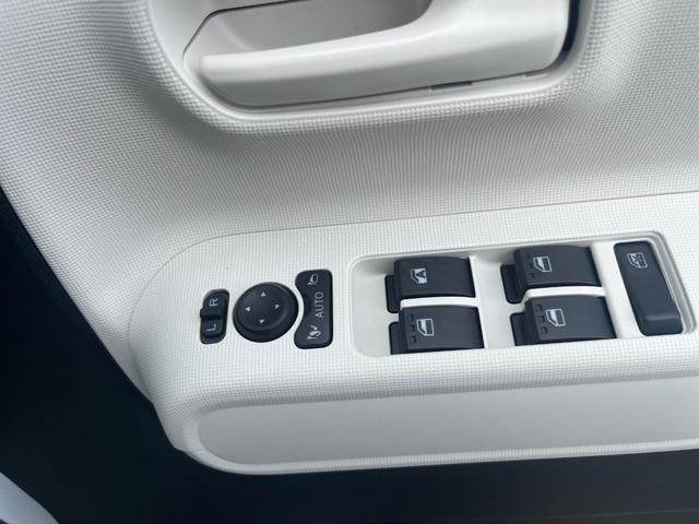 ムーヴキャンバス ストライプスX 衝突被害軽減ブレーキ 横滑り防止機能 禁煙車 コーナーセンサー エアコン 衝突安全ボディ オートハイビーム オートライト ベンチシート パワーウインドウ 盗難防止システム パワーステアリング ABS(16枚目)