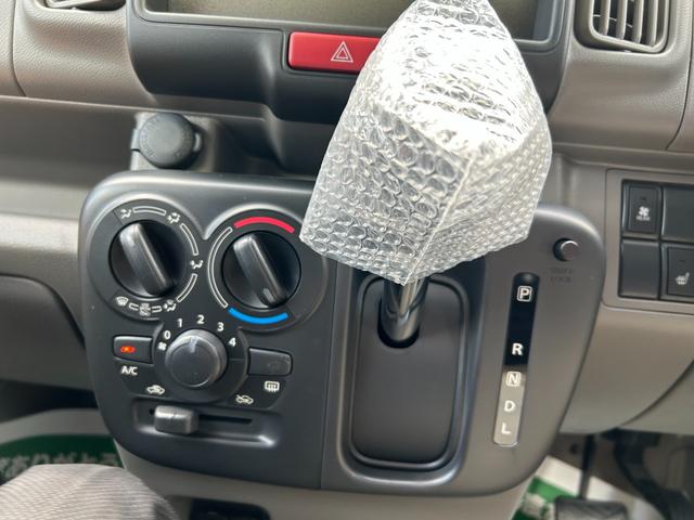 エブリイ ジョインターボ　届出済未使用車　禁煙車　衝突被害軽減ブレーキ　Ｐソナー　フリーキー　メンテナンスノート　Ｗエアバック　ＰＷ　ＰＳ　ＡＣ　Ｉ－ＳＴＯＰ　ＡＢＳ　オートハイビーム　ＬＥＤヘッド　フルフラットシート（16枚目）