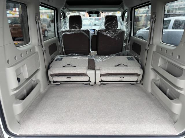 ☆フラットシート☆後部座席を倒すとフラットになる為、たくさんのお荷物や大きなお荷物を積むときに便利です!