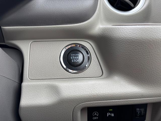 プッシュスタート標準装備です。カギを挿さずにエンジンの始動からドアの開け閉めまで出来てしまうスマートキーの仕様になっている為、カギを探す手間がありません。
