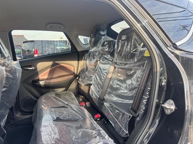 フロンクス ベースグレード　ベースグレード（５名）登録済未使用車　衝突軽減ブレーキ　禁煙車　クルーズコントロール　全方位モニター　フルオートエアコン　アイドリングストップ　盗難防止システム　シートヒーター　Ｂｌｕｅｔｏｏｔｈ（11枚目）