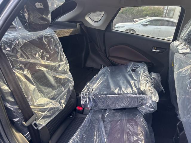 フロンクス ベースグレード　ベースグレード（５名）登録済未使用車　衝突軽減ブレーキ　禁煙車　クルーズコントロール　全方位モニター　フルオートエアコン　アイドリングストップ　盗難防止システム　シートヒーター　Ｂｌｕｅｔｏｏｔｈ（14枚目）