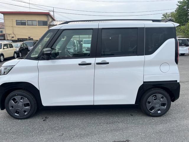 デリカミニ G 届出済未使用車 衝突軽減ブレーキ 禁煙車 e-Assist シートヒーター バックモニター オートハイビーム LEDランプ フルオートエアコン キーレス ベンチシート オートライト 横滑り防止 ABS(8枚目)