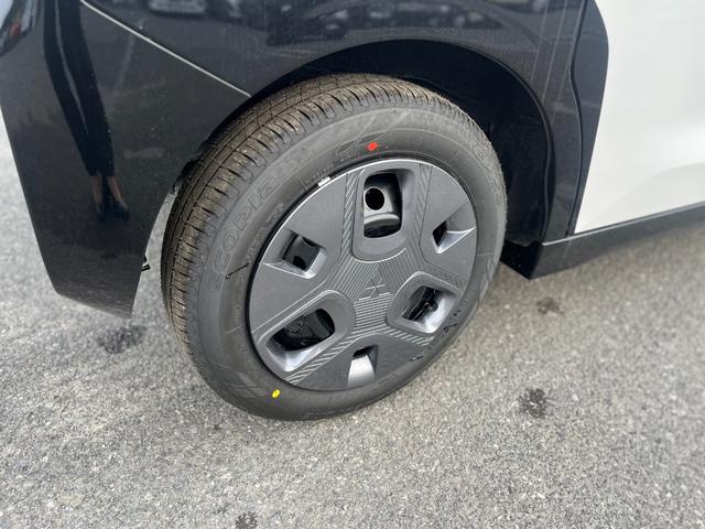 デリカミニ G 届出済未使用車 衝突軽減ブレーキ 禁煙車 e-Assist シートヒーター バックモニター オートハイビーム LEDランプ フルオートエアコン キーレス ベンチシート オートライト 横滑り防止 ABS(15枚目)