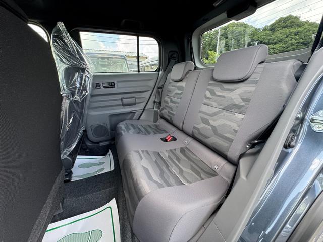 タフト Ｇ　ダーククロムベンチャー　届出済未使用車　衝突軽減ブレーキ　禁煙車　ガラスルーフ　クルーズコントロール　ＬＥＤライト　オートエアコン　ルーフレール　レーンキープアシスト　パワーウィンドウ　パワーステアリング　シートヒーター付き（11枚目）