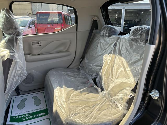 デイズ Ｘ　届出済未使用車　衝突軽減ブレーキ　禁煙車　オートマチックハイビーム　フルオートエアコン　衝突安全ボディ　コーナーソナー　イモビライザー　踏み間違え防止　パワーウィンドウ　アイドリングストップ　ＷＡＢ（11枚目）