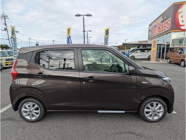 デイズ Ｘ　届出済未使用車　衝突軽減ブレーキ　禁煙車　バックカメラ　オートマチックハイビーム　アイドリングストップ　フルオートエアコン　パワーウィンドウ　運転席エアバック　サイドエアバッグ　コーナーソナー　ＷＡＢ（7枚目）