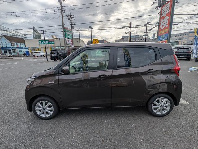 デイズ Ｘ　届出済未使用車　衝突軽減ブレーキ　禁煙車　バックカメラ　オートマチックハイビーム　アイドリングストップ　フルオートエアコン　パワーウィンドウ　運転席エアバック　サイドエアバッグ　コーナーソナー　ＷＡＢ（11枚目）