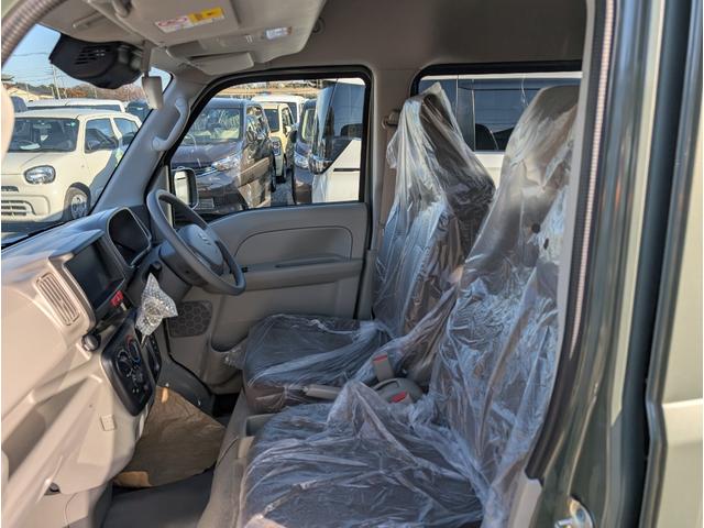 エブリイ PC 届出済未使用車 衝突軽減ブレーキ 禁煙車 キーレスエントリーシステム オートハイビーム 前席パワーウインドウ シートヒーター付 LEDヘッド セキュリティーアラーム パワーステアリング Aライト(10枚目)