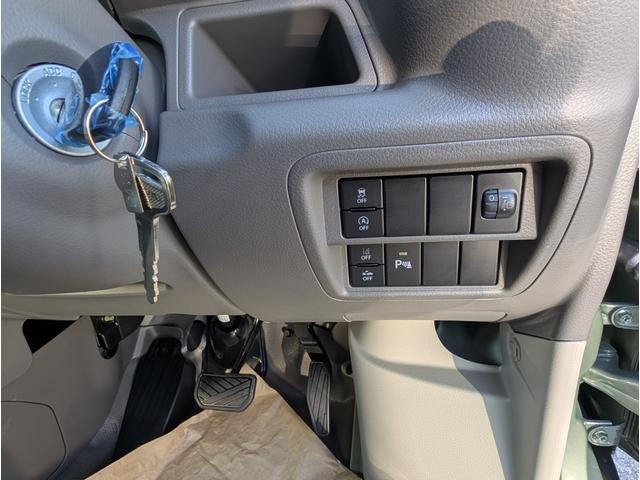 エブリイ PC 届出済未使用車 衝突軽減ブレーキ 禁煙車 キーレスエントリーシステム オートハイビーム 前席パワーウインドウ シートヒーター付 LEDヘッド セキュリティーアラーム パワーステアリング Aライト(18枚目)