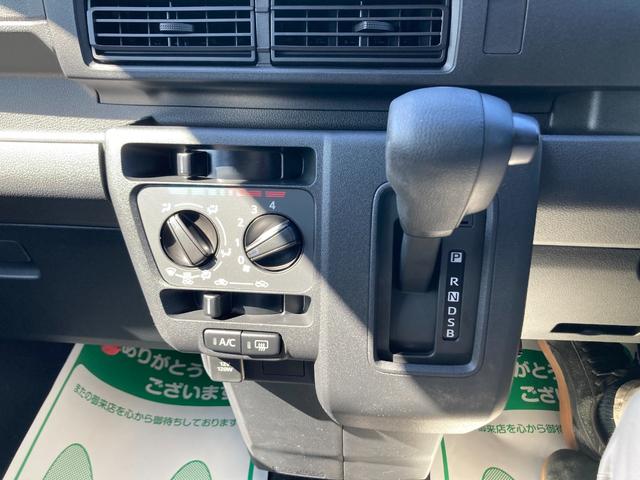 ハイゼットカーゴ クルーズ　ＥＳＣ　パワーウィンドウ　フルフラット　ＡＢＳ　禁煙　キーフリーシステム　エアコン　運転席エアバッグ　パワーステアリング　点検記録簿　ＷエアＢ（18枚目）