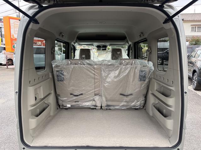 エブリイワゴン ＰＺターボスペシャル　届出済未使用車　禁煙車　衝突被害軽減ブレーキ　ＬＥＤヘッドライト付き　オートマチックハイビーム　キーレススタートシステム　Ｂソナー　運転席シートヒーター　フルフラット　ＥＳＣ　フルオートエアコン　禁煙（13枚目）
