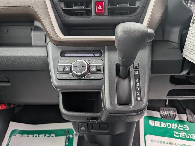 ムーヴ Ｘ　エアコン　パワーステアリング　パワーウィンドウ　運転席エアバッグ　助手席エアバッグ　キーレスエントリー　盗難防止システム　オートライト　フルフラット　レーンアシスト（27枚目）