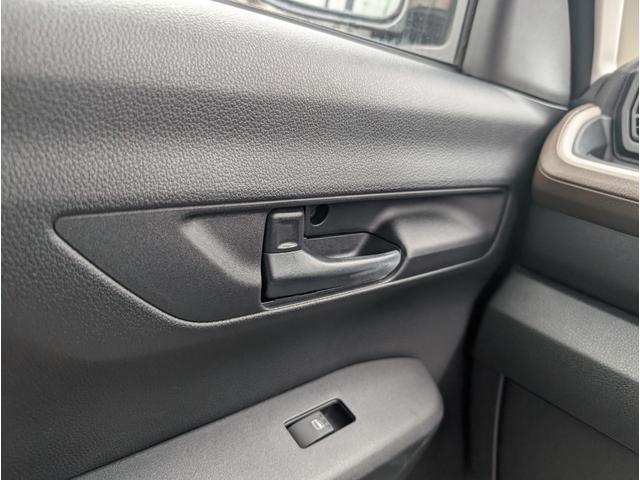 ムーヴ Ｘ　エアコン　パワーステアリング　パワーウィンドウ　運転席エアバッグ　助手席エアバッグ　キーレスエントリー　盗難防止システム　オートライト　フルフラット　レーンアシスト（29枚目）
