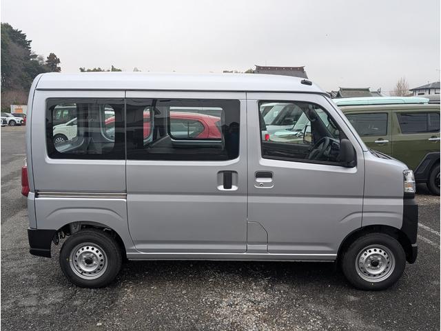 ハイゼットカーゴ スペシャル　パワーウィンド　フルフラットシート　横滑り防止機能　Ｗエアバッグ　マニュアルエアコン　ＰＳ　運転席エアバッグ　禁煙車　ＡＢＳ　メンテナンスノート（8枚目）