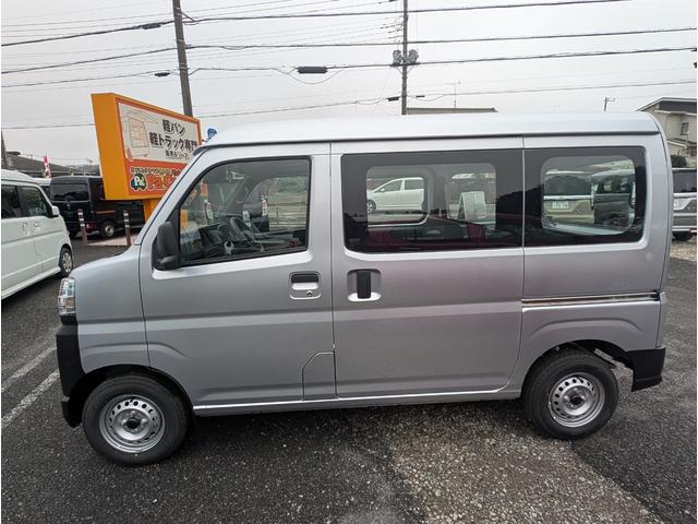 ハイゼットカーゴ スペシャル　パワーウィンド　フルフラットシート　横滑り防止機能　Ｗエアバッグ　マニュアルエアコン　ＰＳ　運転席エアバッグ　禁煙車　ＡＢＳ　メンテナンスノート（13枚目）